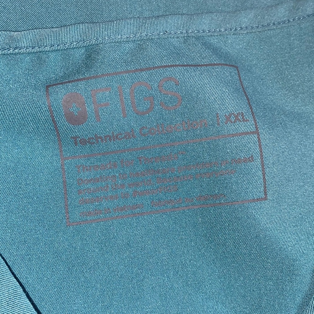 Figs XXL scrub top